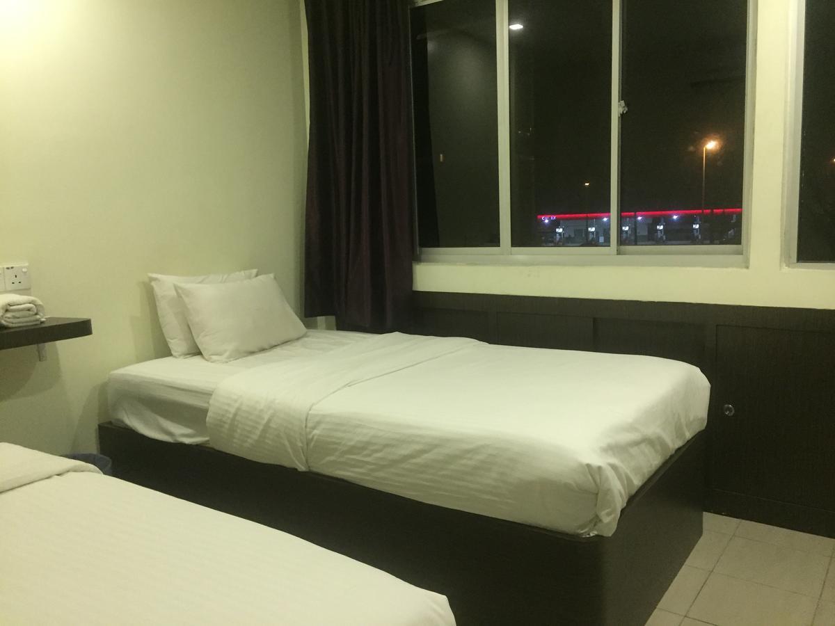 Desa House Hotel Kepong Extérieur photo