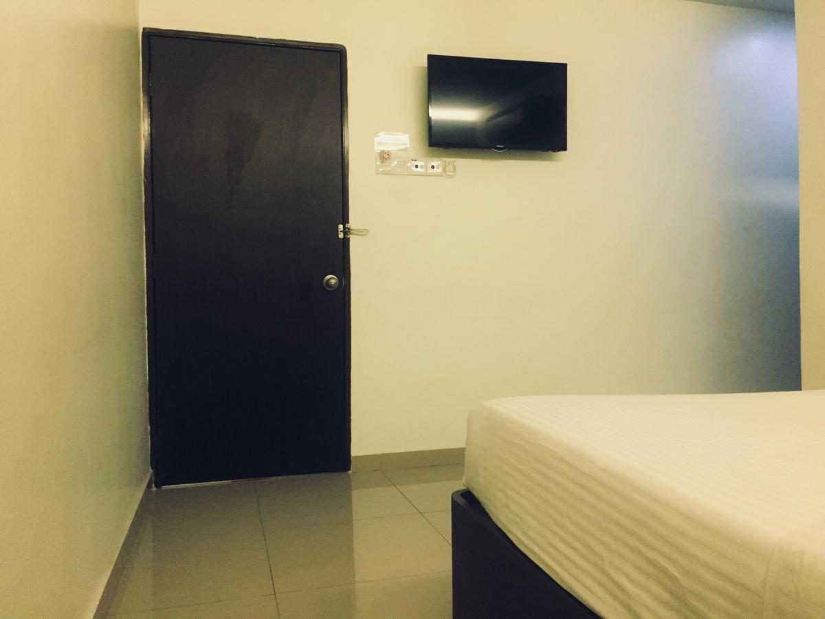 Desa House Hotel Kepong Extérieur photo