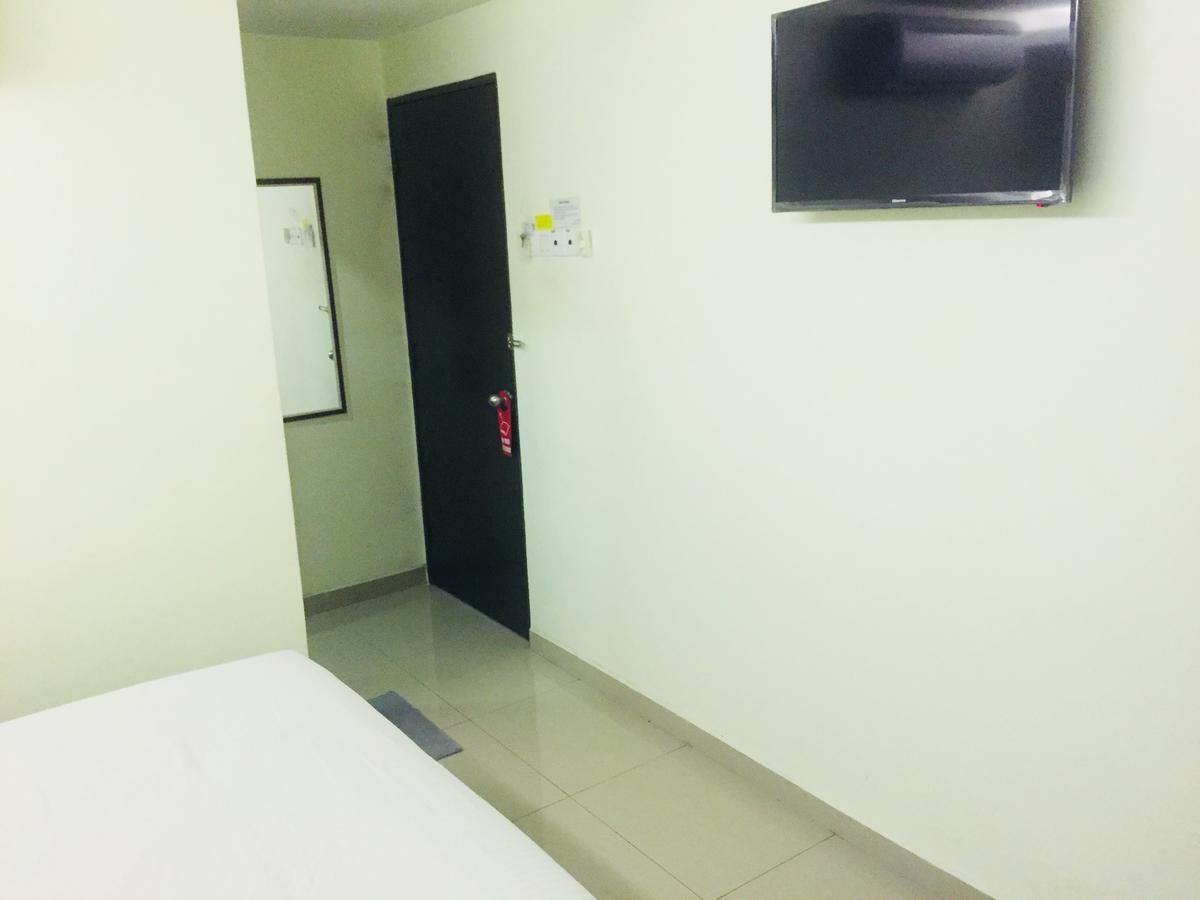 Desa House Hotel Kepong Extérieur photo